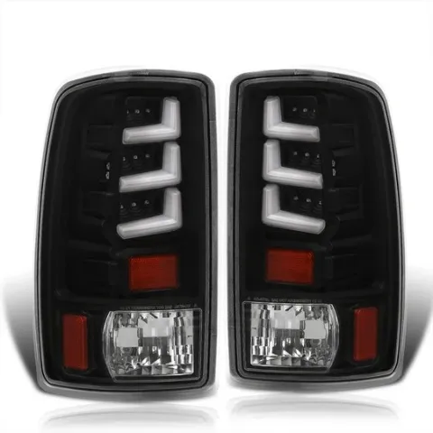 Chevrolet Suburban / Tahoe 2000–2006 Tail Light