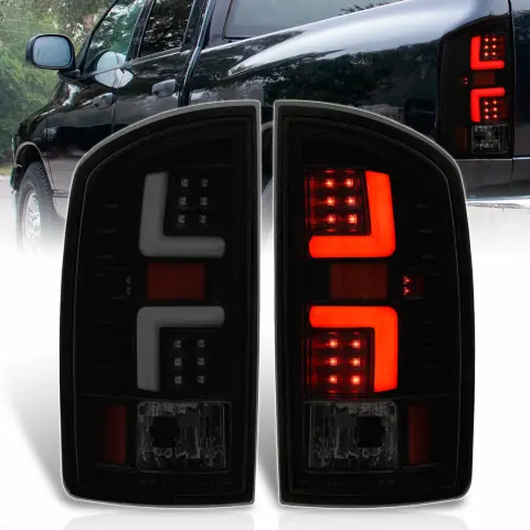 Dodge Ram 1500 2002–2009 Tail Light